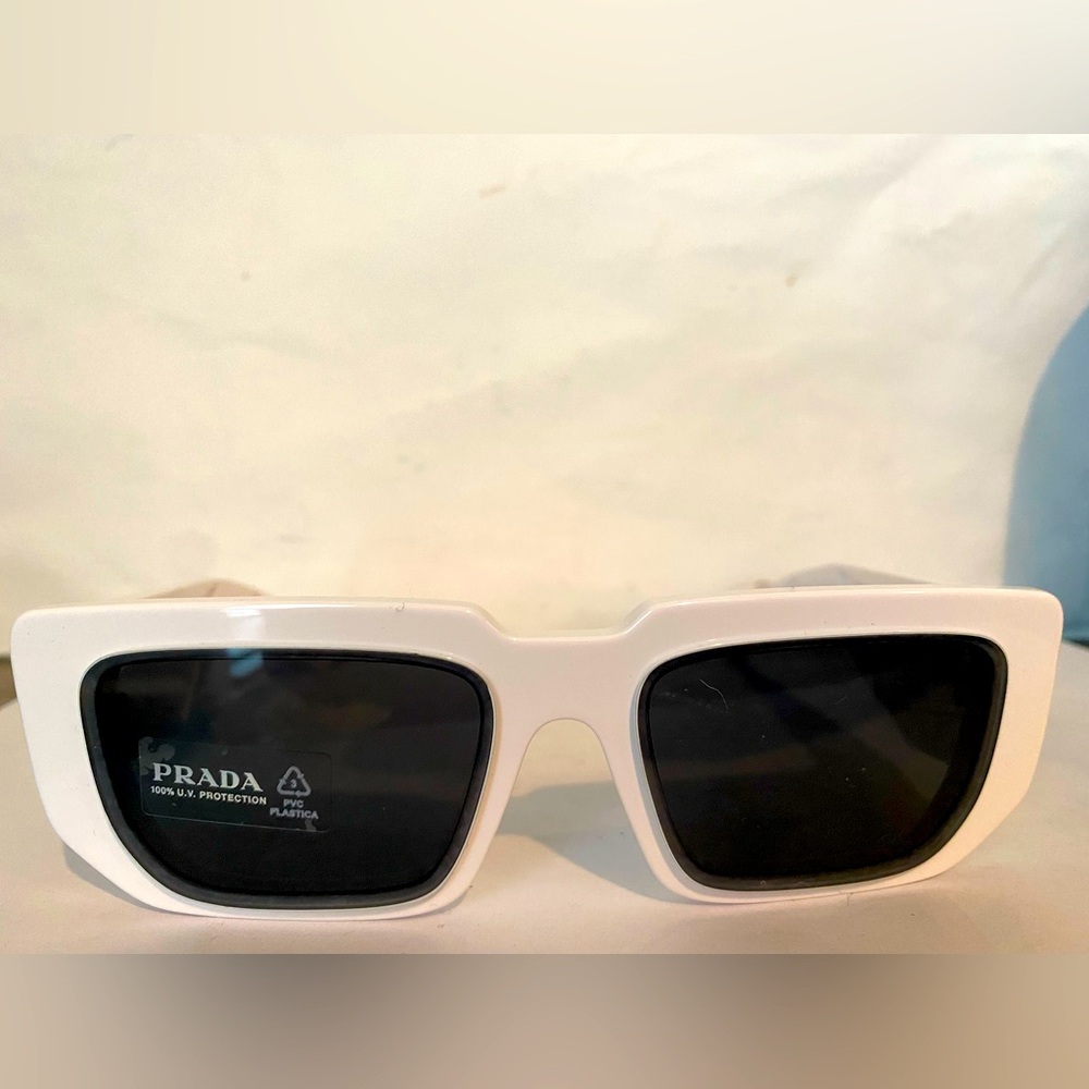 Prada women’s Sunglasses Polished White Silver Logo SPR 11Z 461-5S0 Brand New